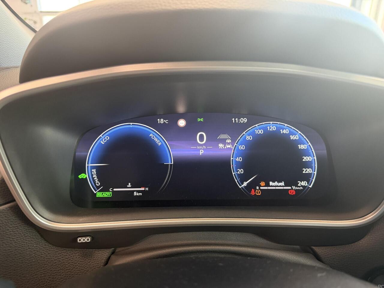 Toyota COROLLA Cross Hybrid 140 Dynamic Dodehoekdetectie | Parkeersensoren | Stoel & Stuur verwarming | Garantie t/m 2035! | Direct leverbaar