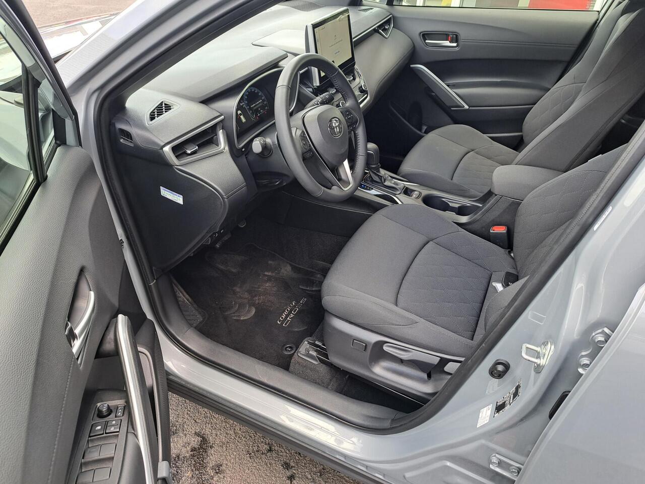 Toyota COROLLA Cross Hybrid 140 Style Dodehoekdetectie | Parkeersensoren rondom | 18 inch lichtmetalen velgen | NL auto | Dealeronderhouden