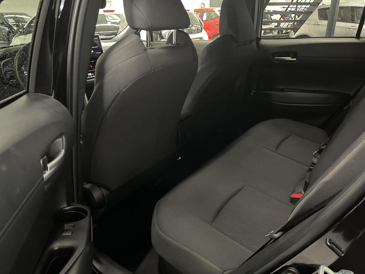 Toyota COROLLA Cross Hybrid 140 Style