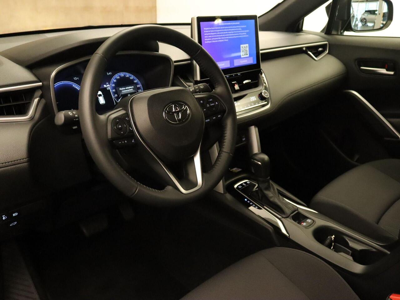 Toyota COROLLA Cross Hybrid 140 Dynamic - ELEKTRISCHE ACHTERKLEP - KEYLESS ENTY & START - ADAPTIVE CRUISE CONTROL - NAVIGATIE - DRAADLOZE TELEFOONLADER - APPLE CARPLAY/ANDROID AUTO - DAB RADIO