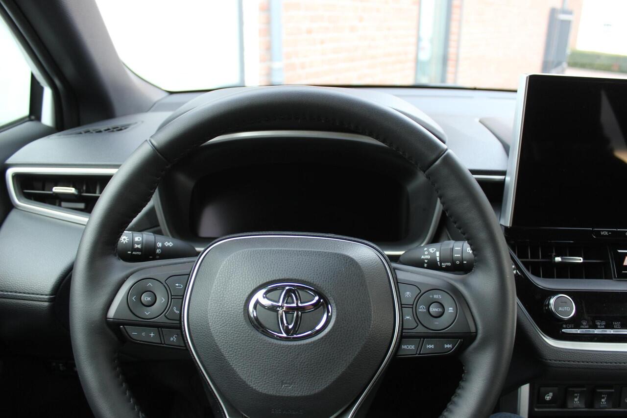 Toyota COROLLA Cross Hybrid 140 Style Winter Pack, Navi/Carplay, Privacy Glass,