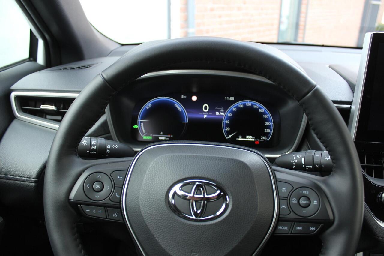 Toyota COROLLA Cross Hybrid 140 Style Winter Pack, Navi/Carplay, Privacy Glass,