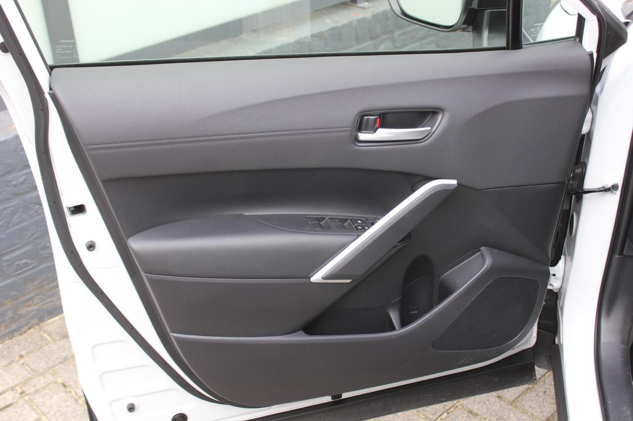 Toyota COROLLA Cross Hybrid 140 Style Winter Pack, Navi/Carplay, Privacy Glass,
