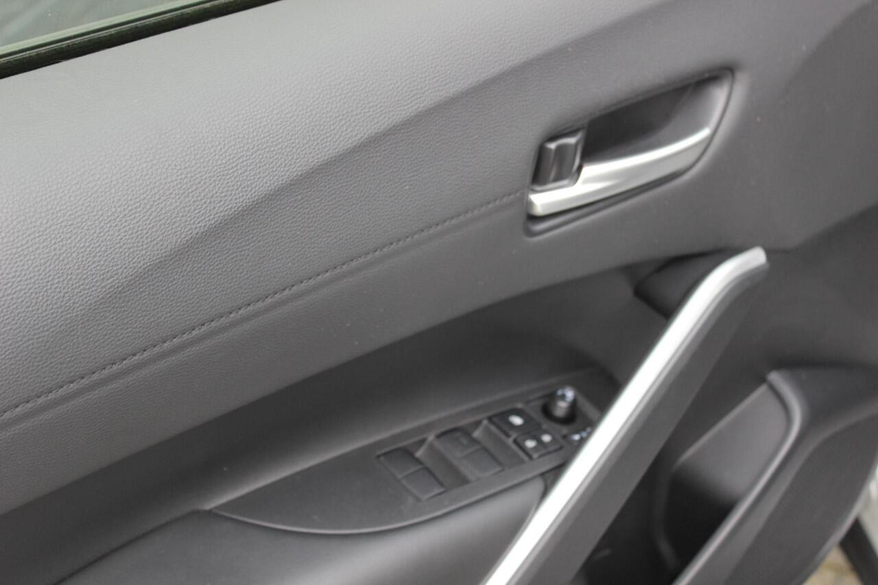 Toyota COROLLA Cross Hybrid 140 Style Winter Pack, Navi/Carplay, Privacy Glass,