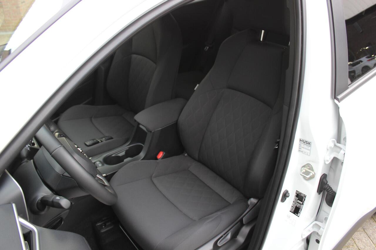 Toyota COROLLA Cross Hybrid 140 Style Winter Pack, Navi/Carplay, Privacy Glass,