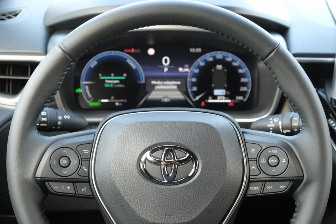 Toyota COROLLA Cross 1.8 Hybrid 140 Style Automaat | Android Auto en Apple CarPlay |