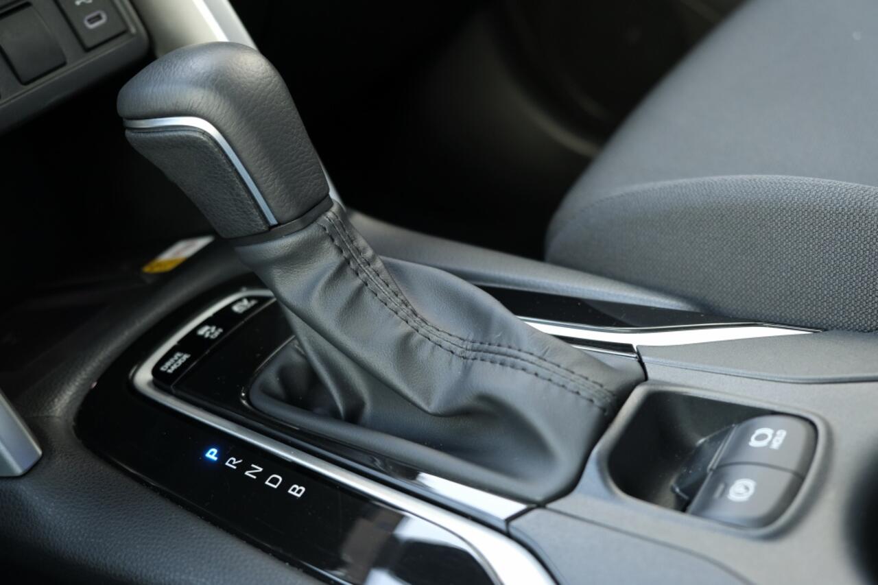 Toyota COROLLA Cross Hybrid 140 Style Automaat | Apple CarPlay en Android Auto | Park