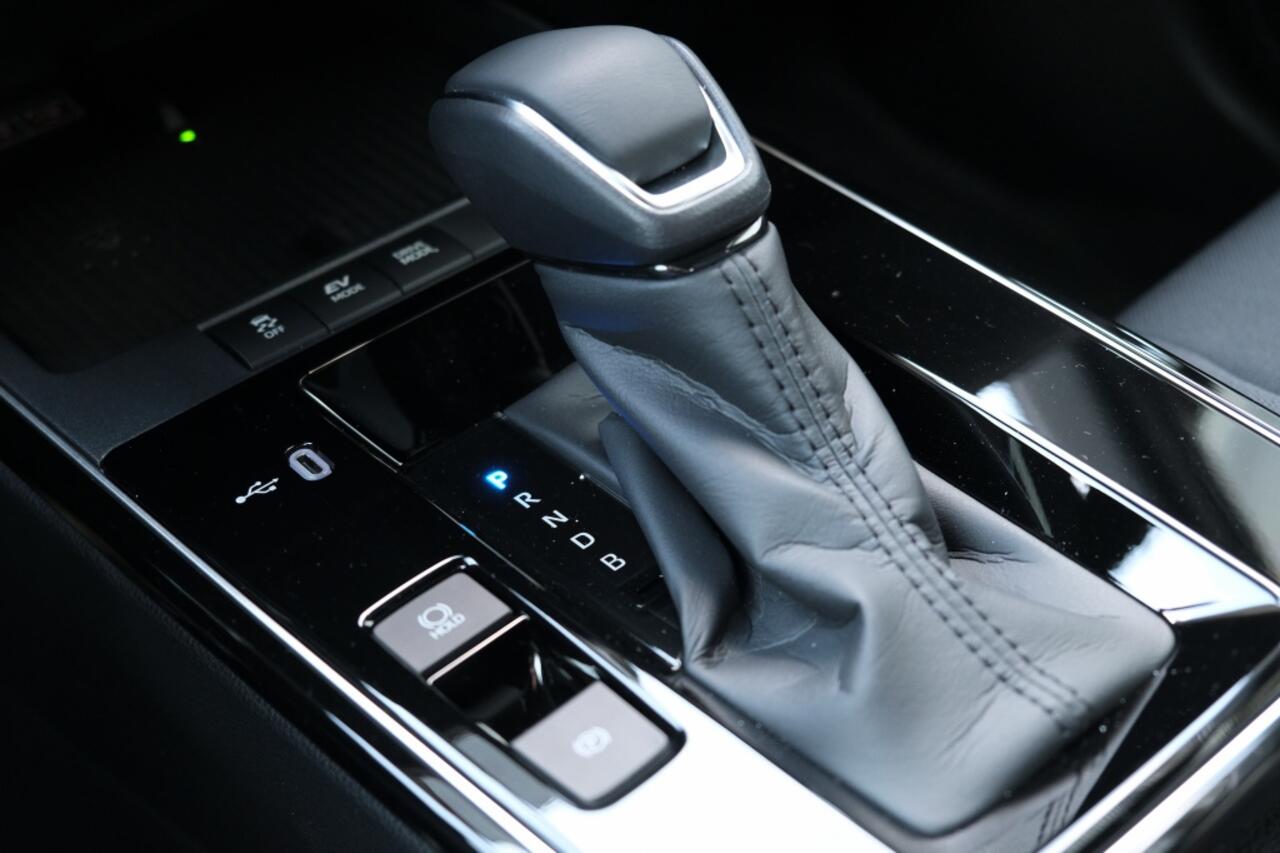 Toyota COROLLA Cross Hybrid 140 Dynamic Automaat | Apple Carplay / Android auto | P