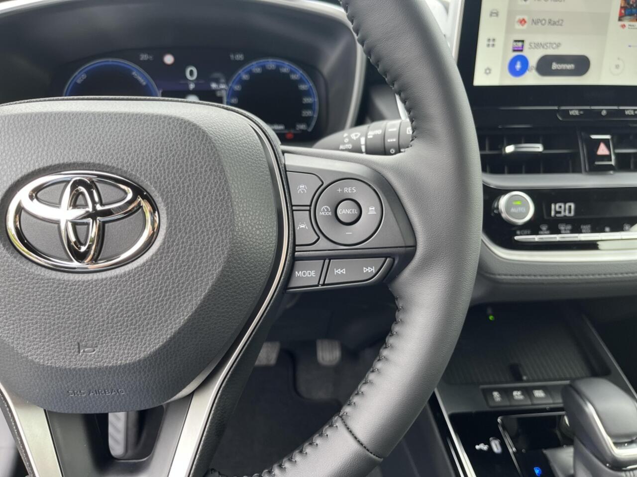 Toyota COROLLA Cross Hybrid 140pk Dynamic demo !