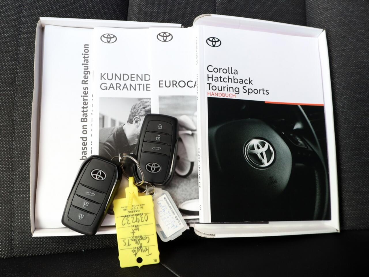 Toyota COROLLA Touring Sports Hybrid 200 Dynamic | Half Leder | Stoelverwarming | Parkeersenso