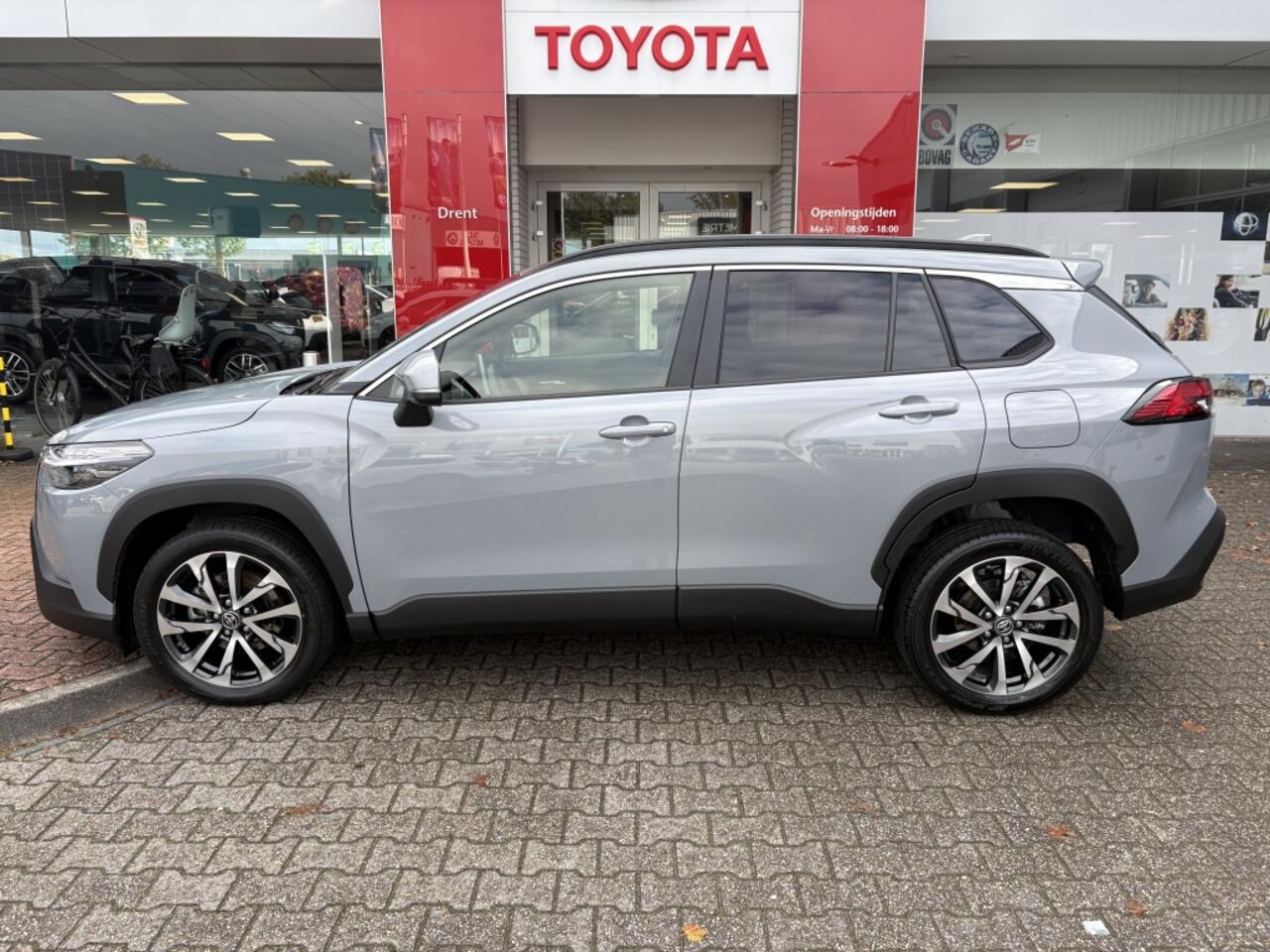 Toyota COROLLA Cross Hybrid 140 Style | Stuur + Stoelverwarming | Blindspot |