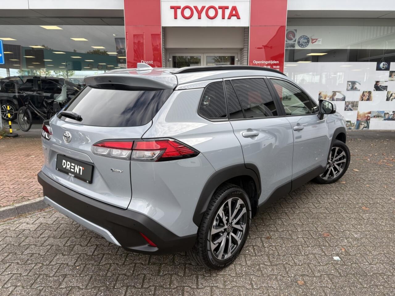 Toyota COROLLA Cross Hybrid 140 Style | Stuur + Stoelverwarming | Blindspot |