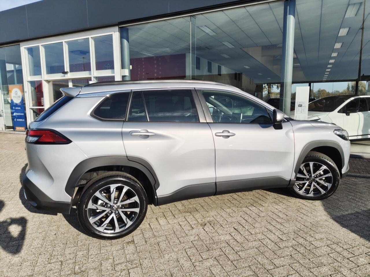 Toyota COROLLA Cross Hybrid 140 Style | Sensoren v/a | El. Achterklep | Stoel- & Stuu