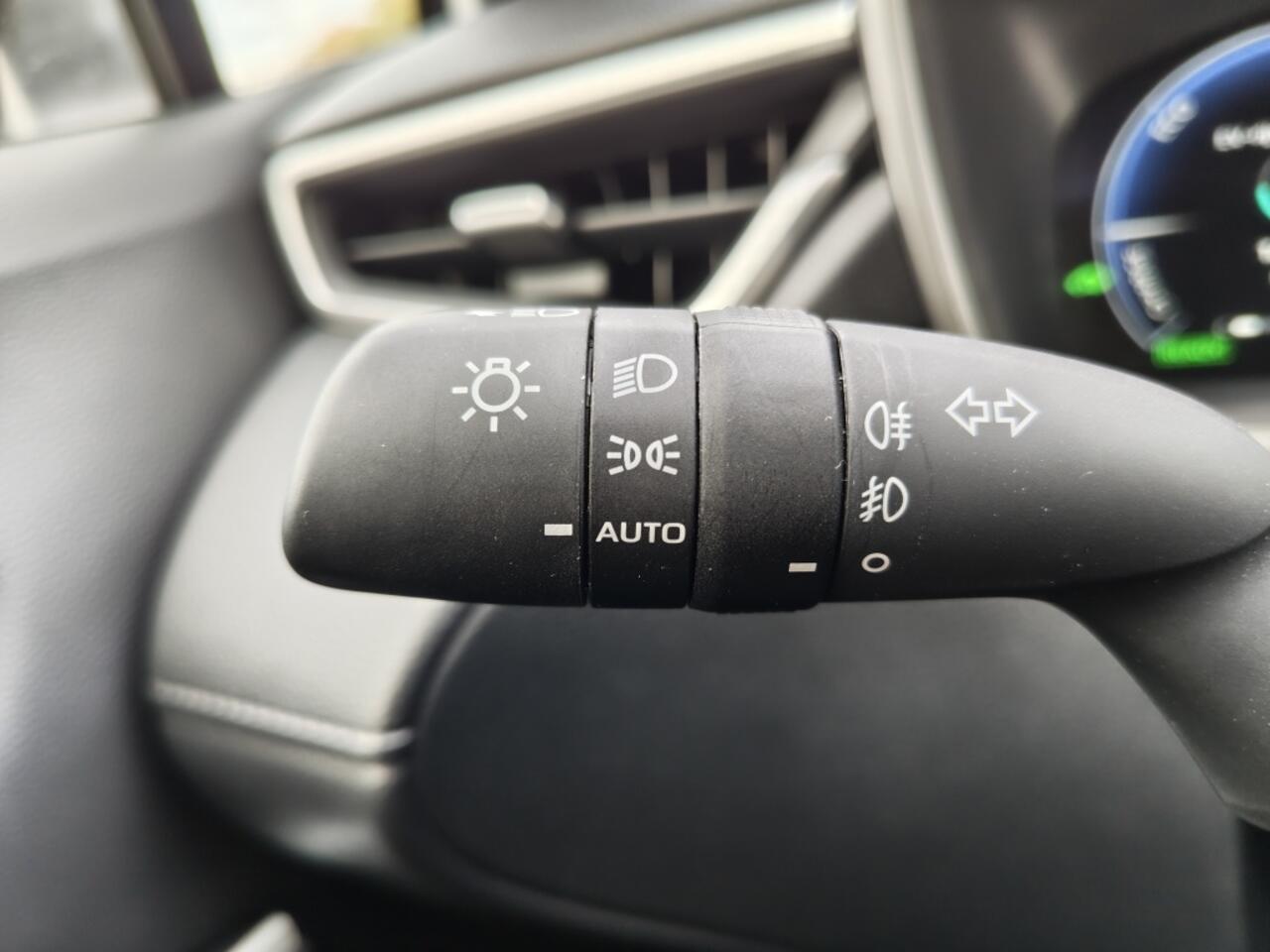 Toyota COROLLA Cross Hybrid 140 Style | Sensoren v/a | El. Achterklep | Stoel- & Stuu