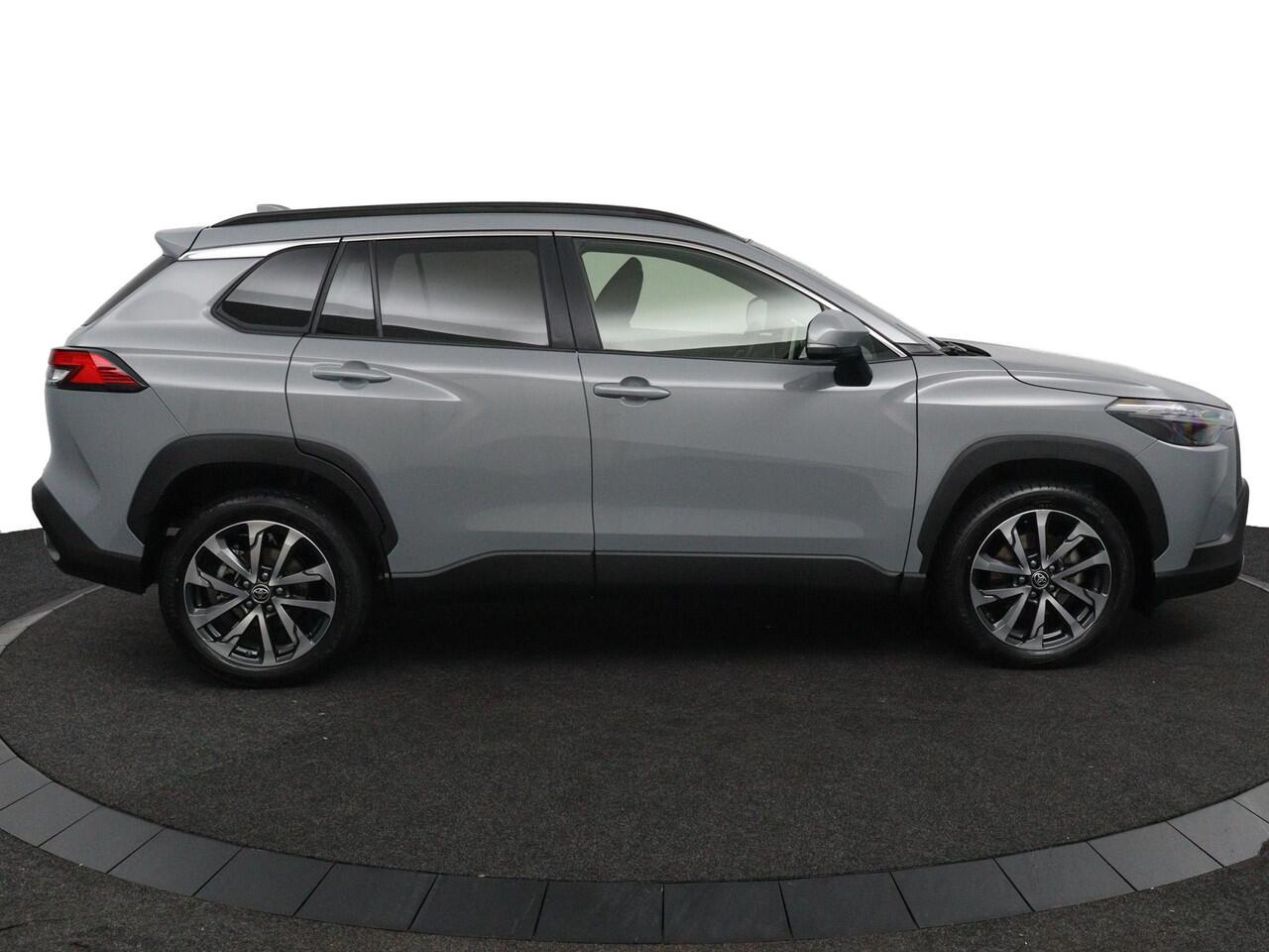 Toyota COROLLA Cross Hybrid 140 Style | Navigatie | Led Verlichting | Keyless Entry | Elektrisch bedienbare Achterklep |