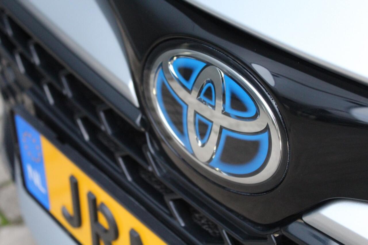 Toyota COROLLA Touring Sports Hybrid 140 Style / elektrische kofferklep / LED / stoelverwarmin