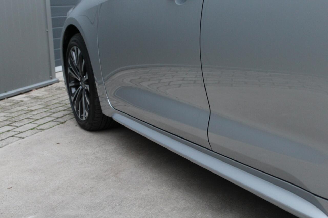 Toyota COROLLA Touring Sports Hybrid 140 Style / elektrische kofferklep / LED / stoelverwarmin