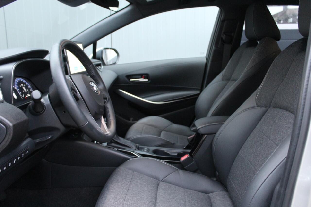 Toyota COROLLA Touring Sports Hybrid 140 Style / elektrische kofferklep / LED / stoelverwarmin