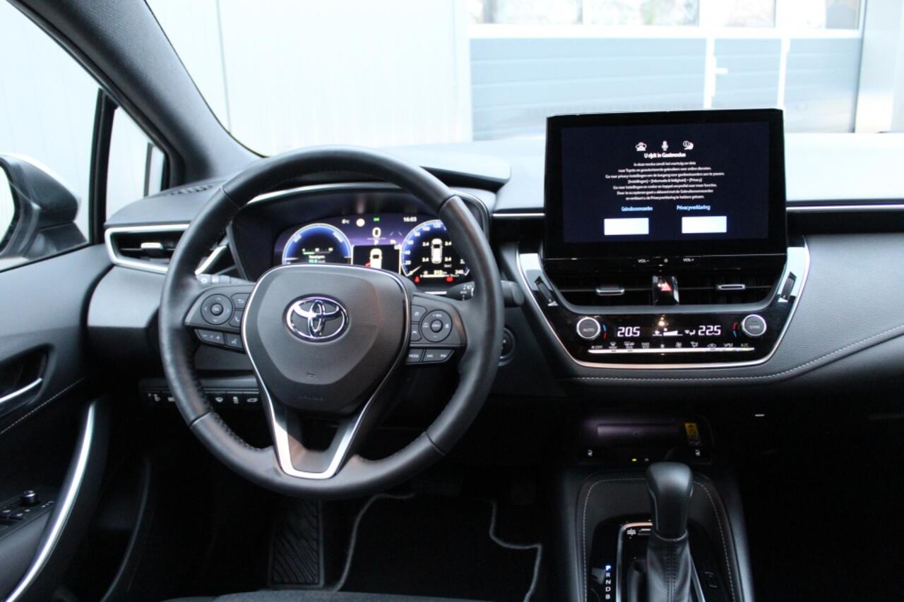 Toyota COROLLA Touring Sports Hybrid 140 Style / elektrische kofferklep / LED / stoelverwarmin