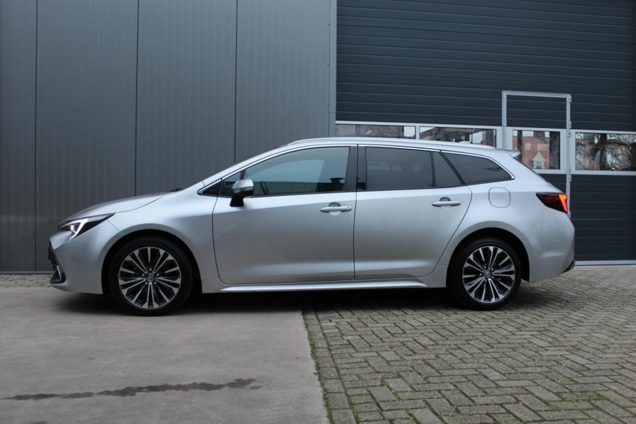 Toyota COROLLA Touring Sports Hybrid 140 Style / elektrische kofferklep / LED / stoelverwarmin
