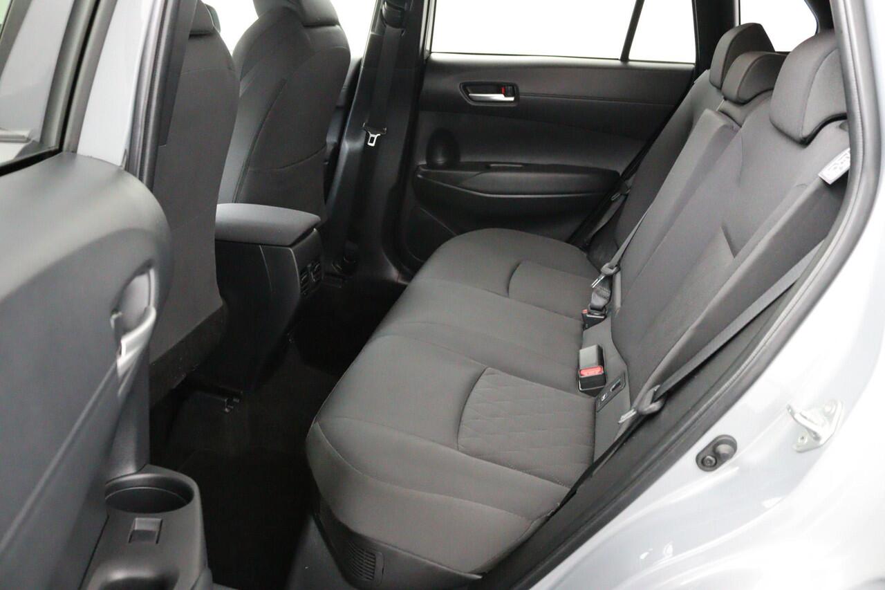 Toyota COROLLA Cross Hybrid 140 Dynamic | Grootscherm Navigatie | Keyless Entry | 10 Jaar Garantie |