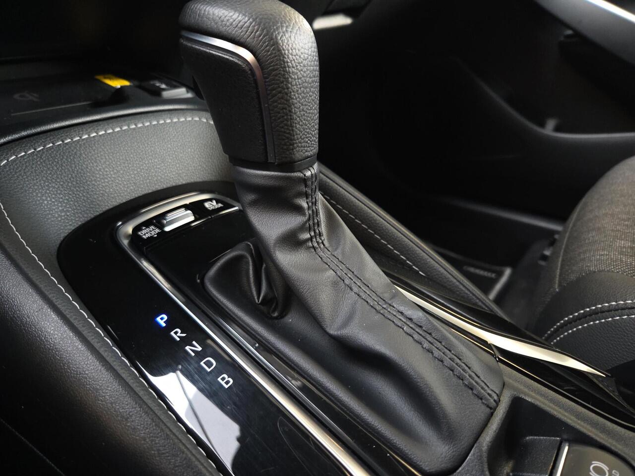 Toyota COROLLA Touring Sports Hybrid 140 Dynamic | Apple CarPlay | Parkeersensoren | NL Auto | Rijklaarprijs incl. garantie |