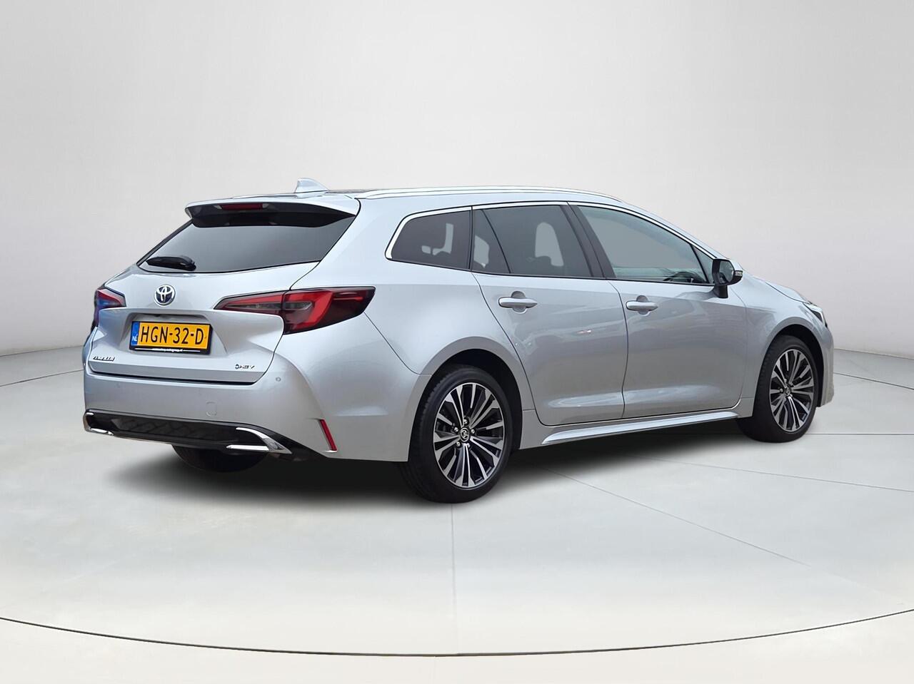 Toyota COROLLA Touring Sports Hybrid 140 Dynamic | Apple CarPlay | Parkeersensoren | NL Auto | Rijklaarprijs incl. garantie |