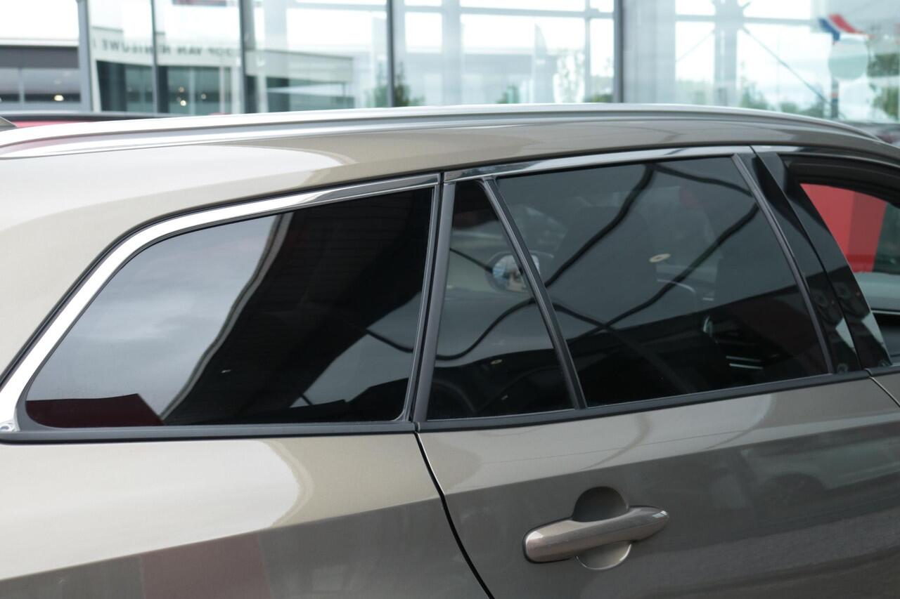 Toyota COROLLA Touring Sports Hybrid 140 Dynamic NAVI, Parkeersensoren, Stoelverwarming.