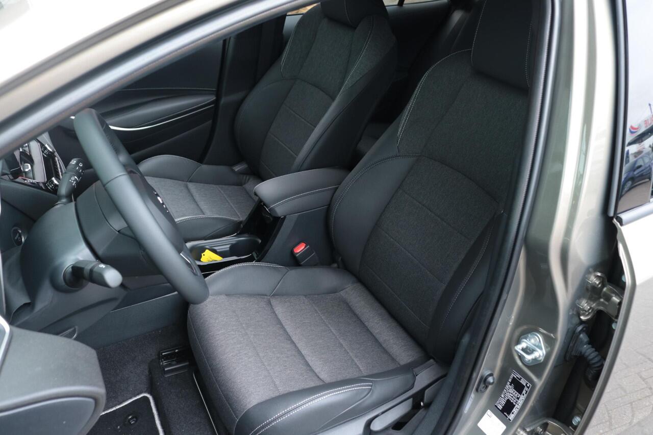 Toyota COROLLA Touring Sports Hybrid 140 Dynamic NAVI, Parkeersensoren, Stoelverwarming.