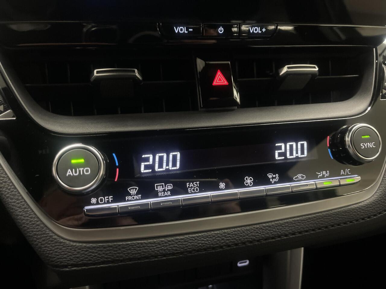 Toyota COROLLA Cross Hybrid 140 Style