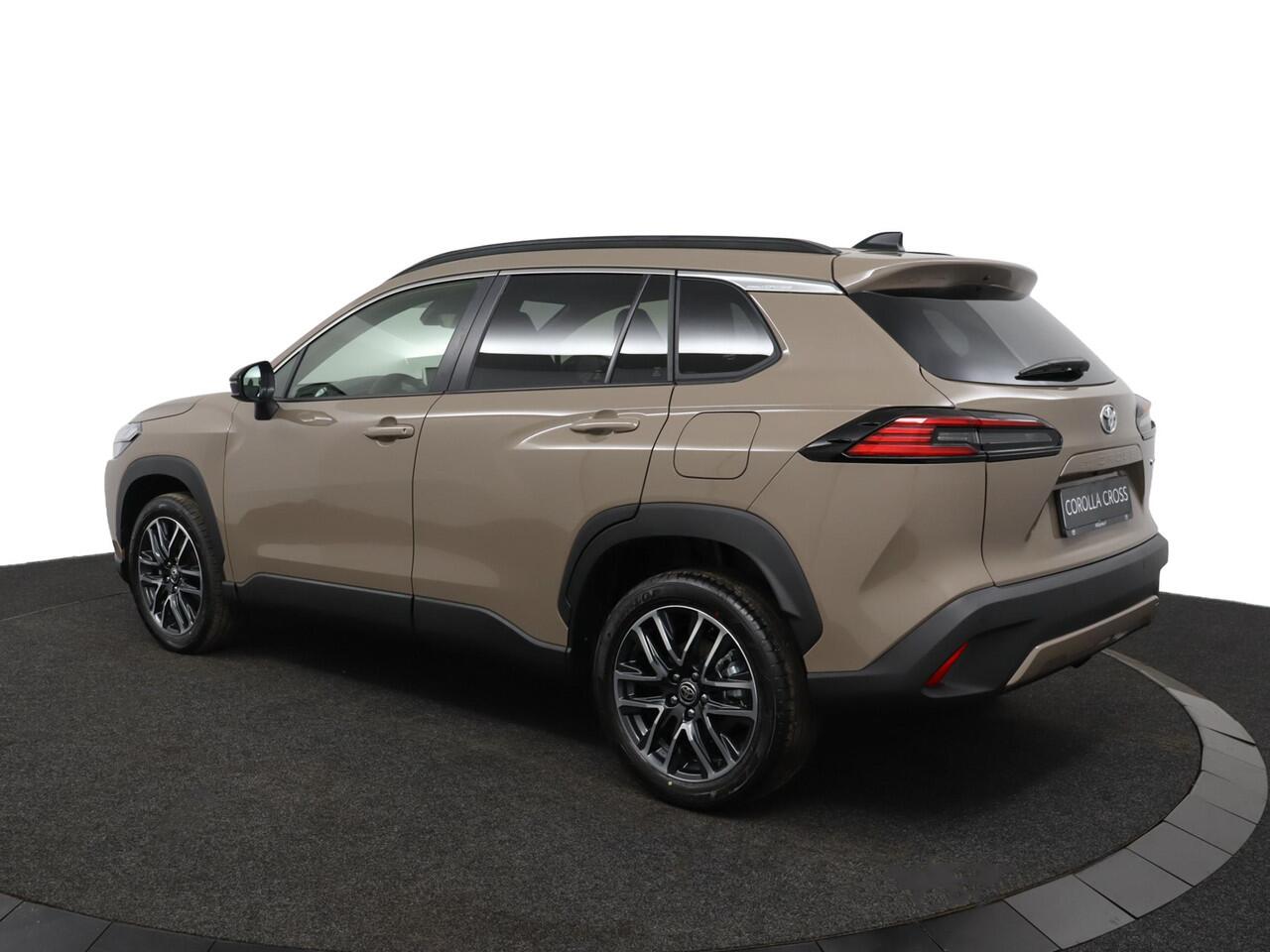 Toyota COROLLA Cross Hybrid 140 Dynamic | Adaptive Cruise Control | Achteruitrijcamera | Elektrische achterklep | Stoelverwarming | Stuurverwarming | Parkeersensoren |