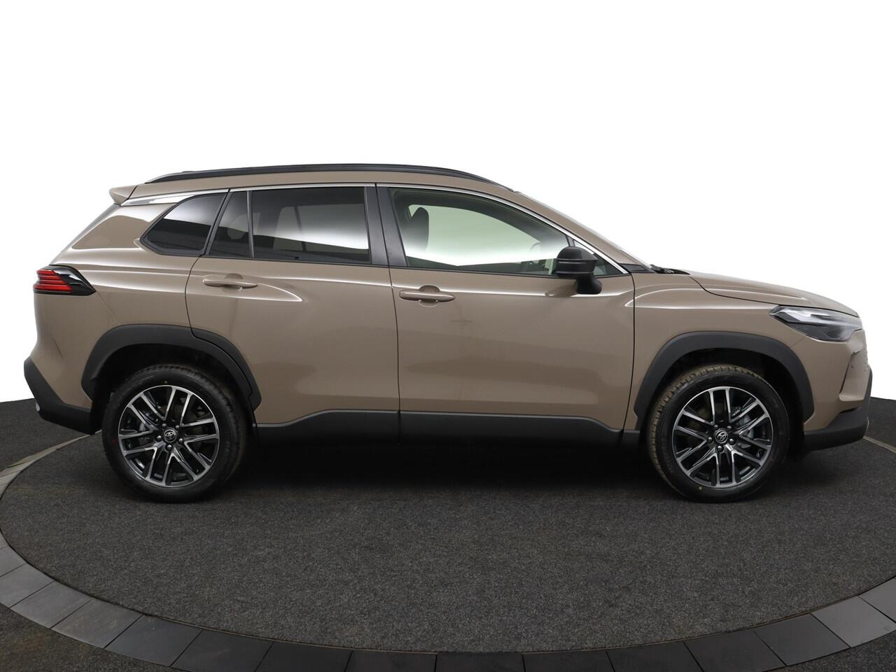 Toyota COROLLA Cross Hybrid 140 Dynamic | Adaptive Cruise Control | Achteruitrijcamera | Elektrische achterklep | Stoelverwarming | Stuurverwarming | Parkeersensoren |