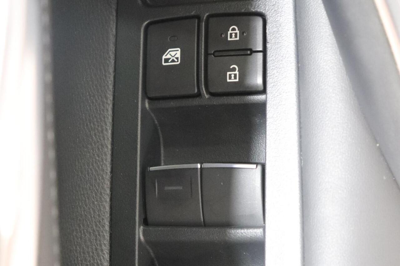 Toyota COROLLA Touring Sports 1.8 Hybrid First Edition, Stoel & Stuurverwarming, Keyless, Elec. Achterklep, Sensoren!