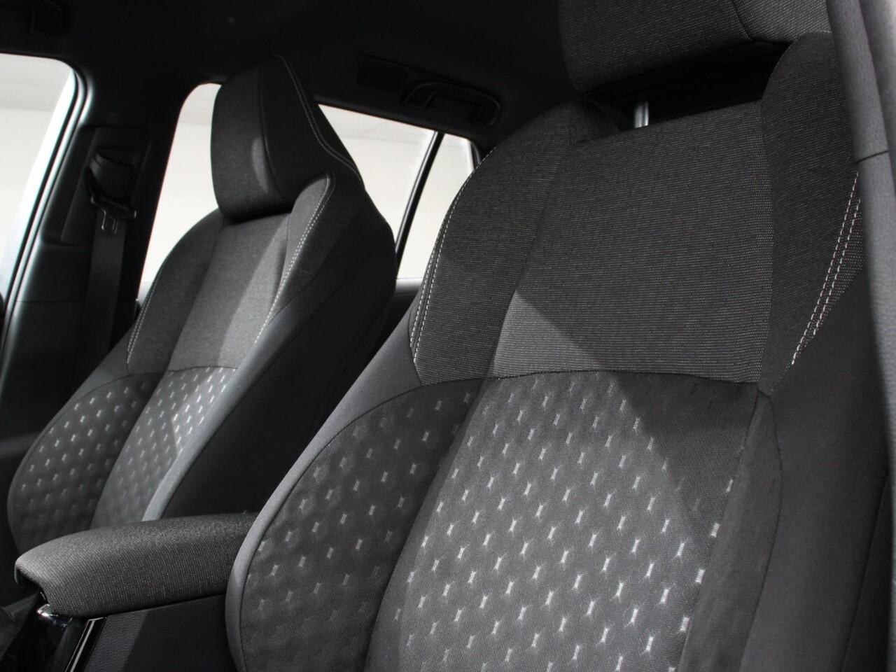 Toyota COROLLA Touring Sports Automaat Hybrid 140 Active | Navigatie | Apple Carplay/Android Auto | Climate Control | Cruise Control Adaptive | 17"Lichtmetalen velgen | Camera