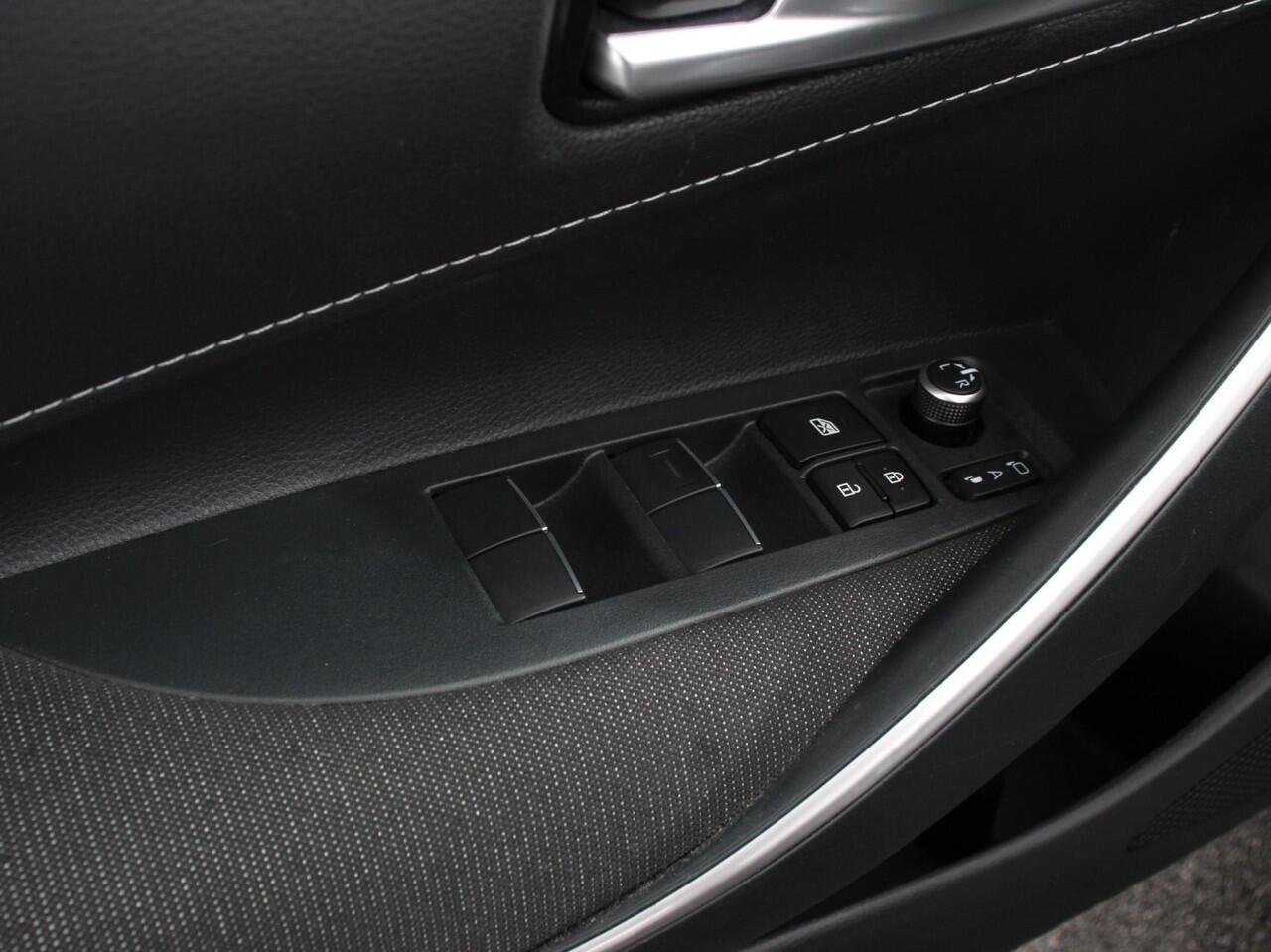 Toyota COROLLA Touring Sports Automaat Hybrid 140 Active | Navigatie | Apple Carplay/Android Auto | Climate Control | Cruise Control Adaptive | 17"Lichtmetalen velgen | Camera