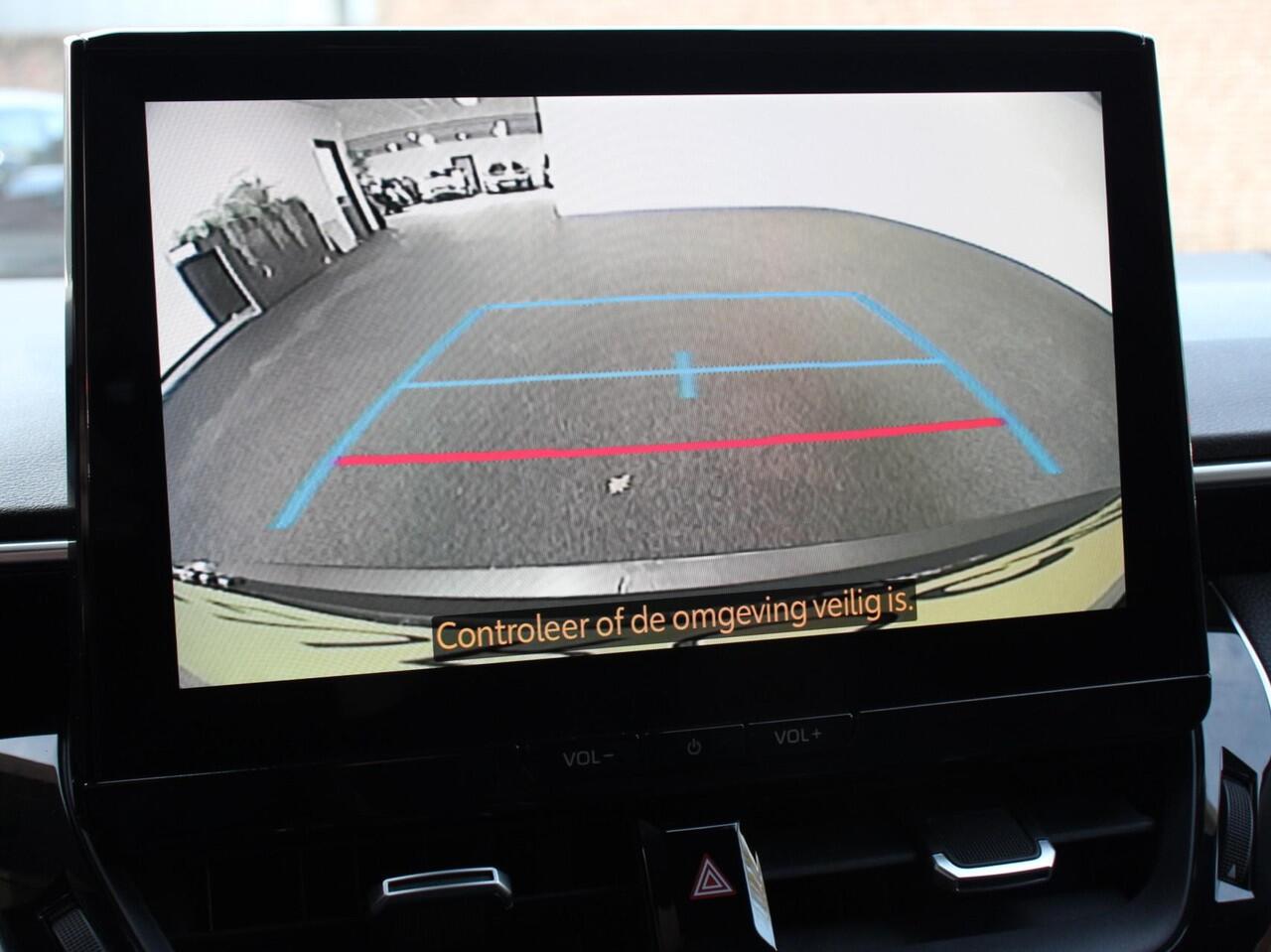 Toyota COROLLA Touring Sports Automaat Hybrid 140 Active | Navigatie | Apple Carplay/Android Auto | Climate Control | Cruise Control Adaptive | 17"Lichtmetalen velgen | Camera