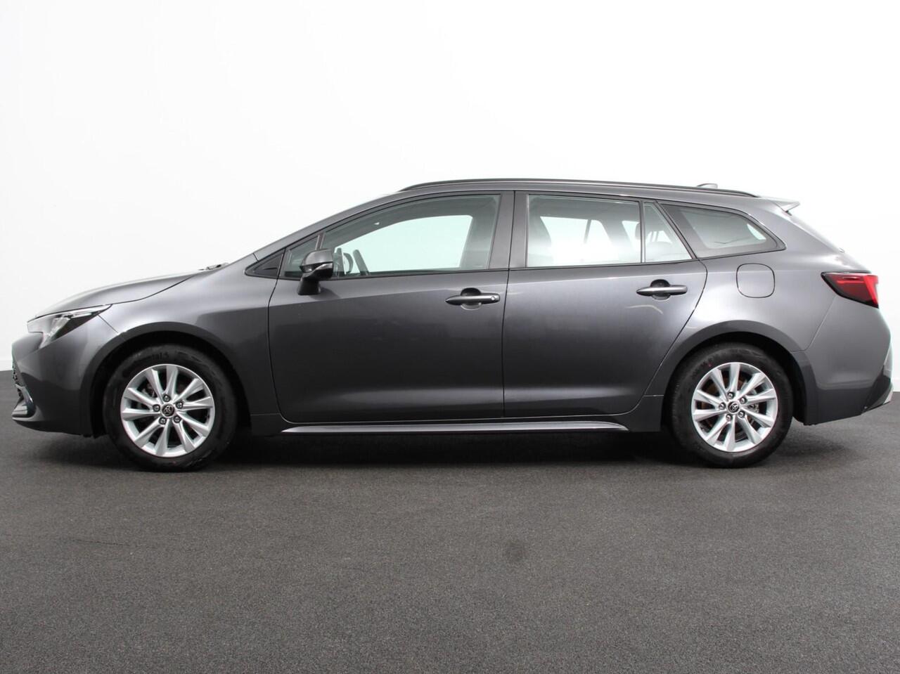 Toyota COROLLA Touring Sports Automaat Hybrid 140 Active | Navigatie | Apple Carplay/Android Auto | Climate Control | Cruise Control Adaptive | 17"Lichtmetalen velgen | Camera