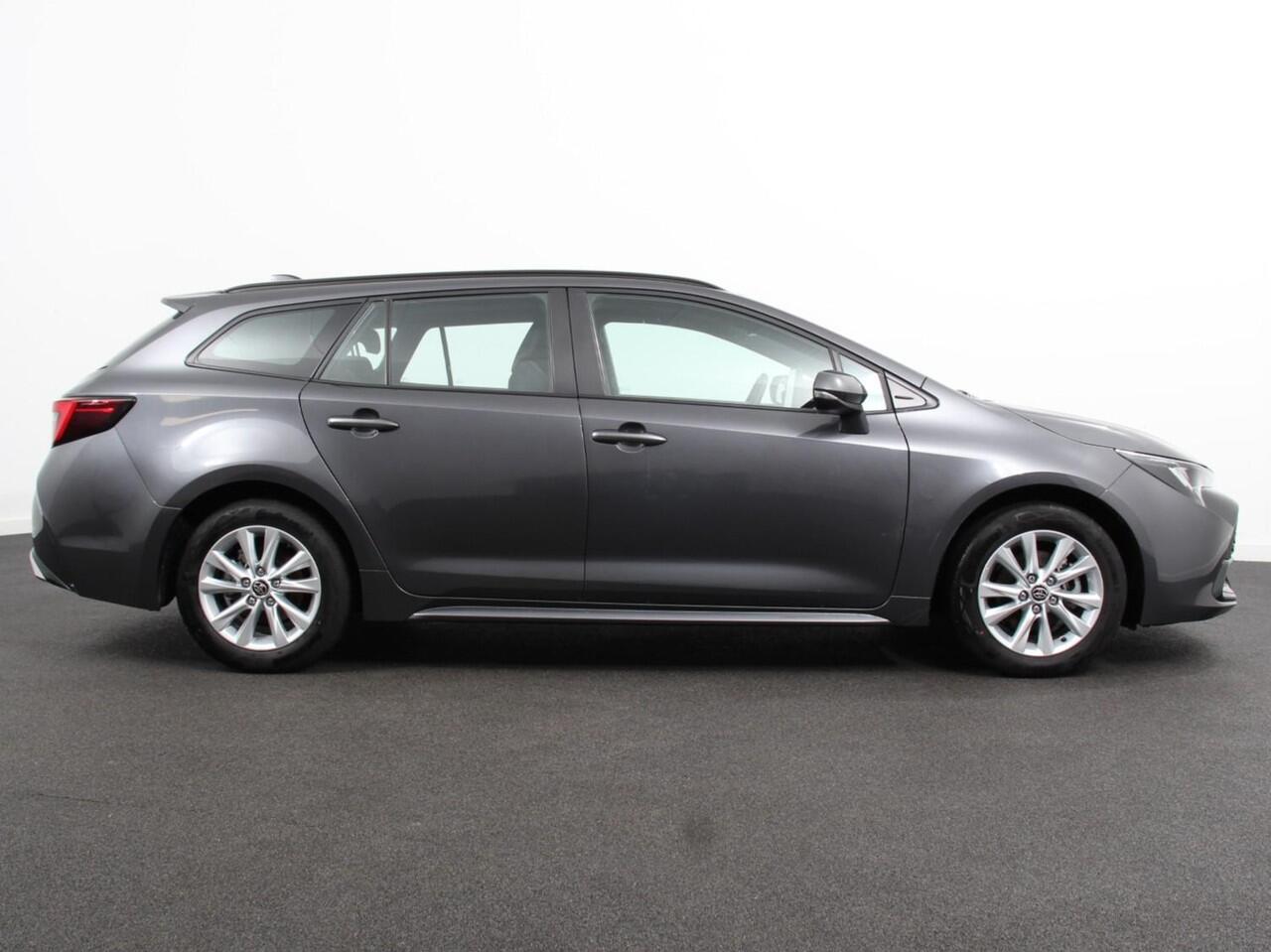 Toyota COROLLA Touring Sports Automaat Hybrid 140 Active | Navigatie | Apple Carplay/Android Auto | Climate Control | Cruise Control Adaptive | 17"Lichtmetalen velgen | Camera