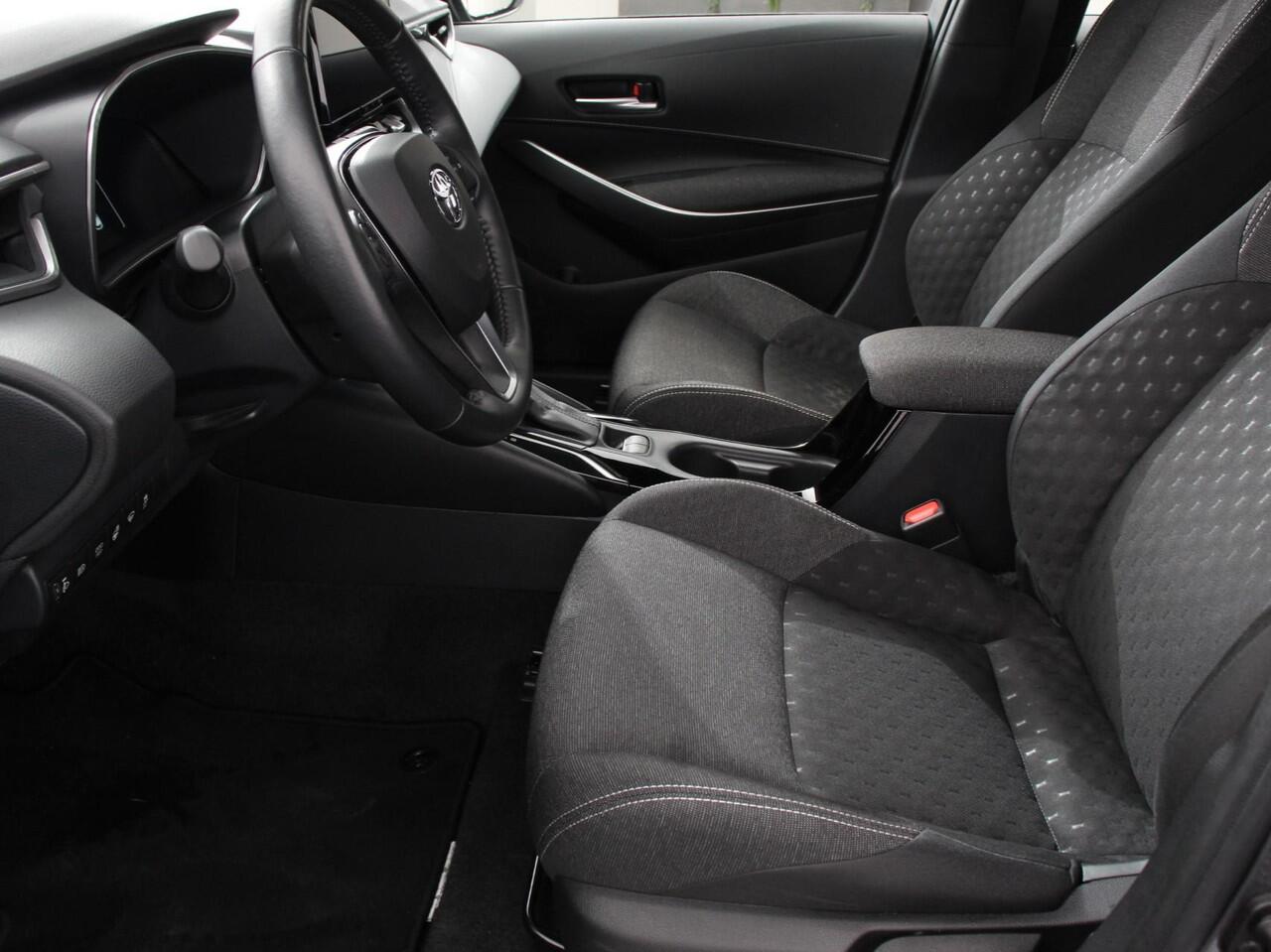 Toyota COROLLA Touring Sports Automaat Hybrid 140 Active | Navigatie | Apple Carplay/Android Auto | Climate Control | Cruise Control Adaptive | 17"Lichtmetalen velgen | Camera