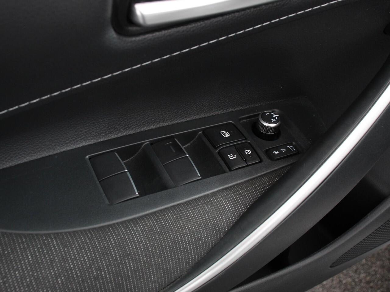 Toyota COROLLA Touring Sports Automaat Hybrid 140 Active | Navigatie | Apple Carplay/Android Auto | Climate Control | Cruise Control Adaptive | 17"Lichtmetalen velgen | Camera