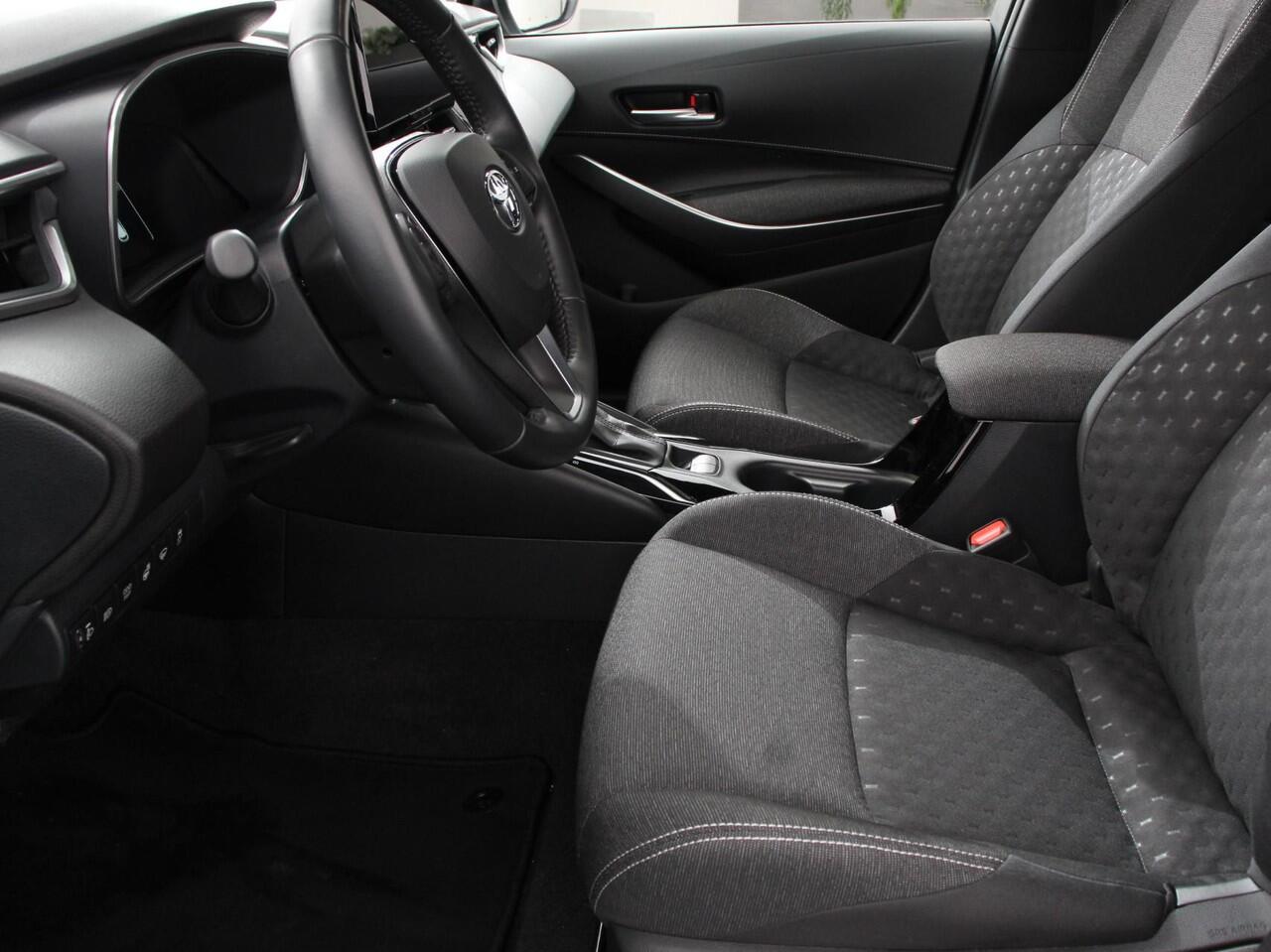 Toyota COROLLA Touring Sports Automaat Hybrid 140 Active | Navigatie | Apple Carplay/Android Auto | Climate Control | Cruise Control Adaptive | 17"Lichtmetalen velgen | Camera