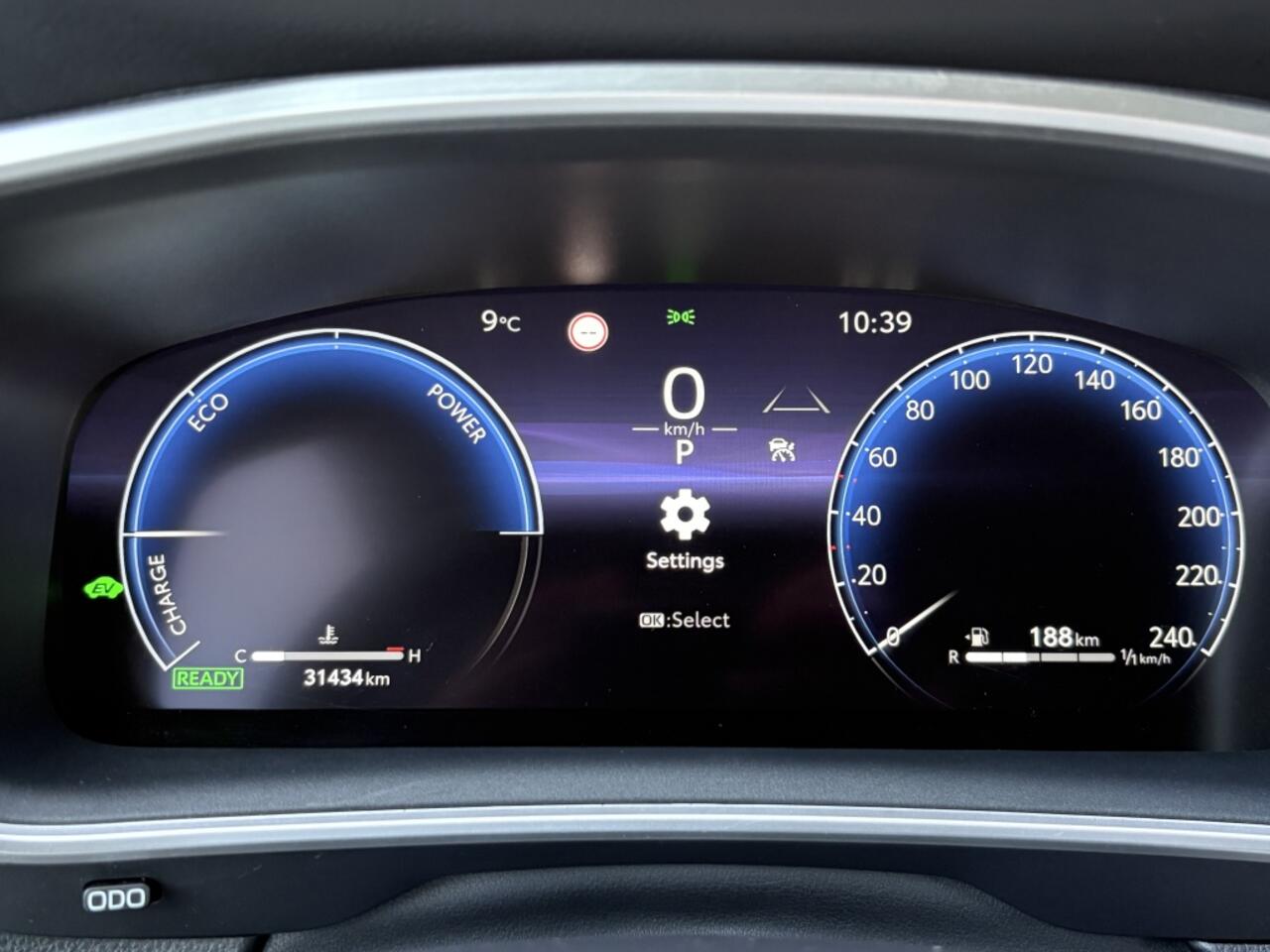 Toyota COROLLA Cross Hybrid 140 Style | Sensoren V/A | Blindspot | El. achterklep |