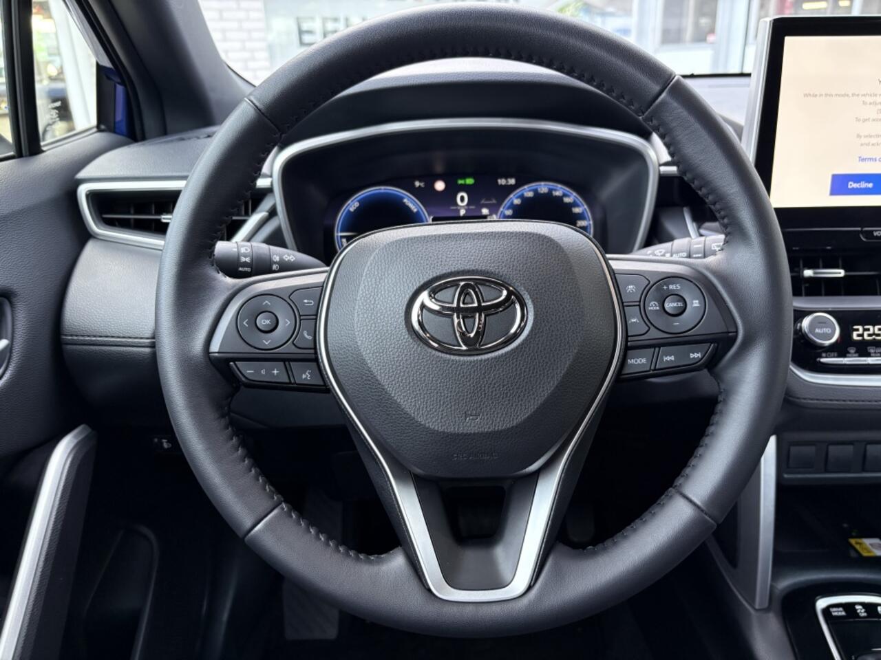 Toyota COROLLA Cross Hybrid 140 Style | Sensoren V/A | Blindspot | El. achterklep |