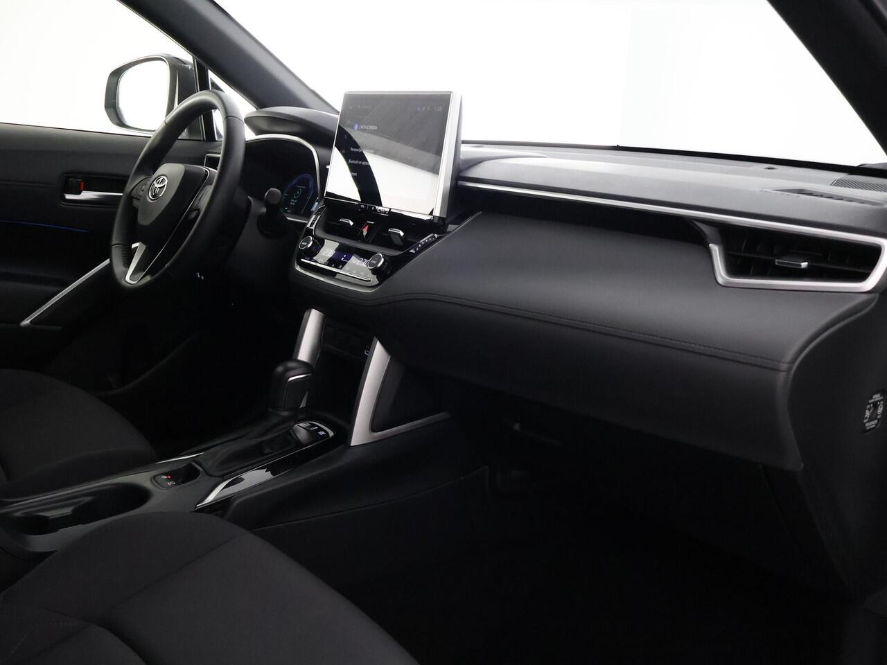 Toyota COROLLA Cross HYBRID 140 DYNAMIC STYLEPACK BI-TONE GARANTIE 2035 CARPLAY NAVIGATIE.ELEKTRISCHE A.KLEP. CLIMA.CRUISE ETC