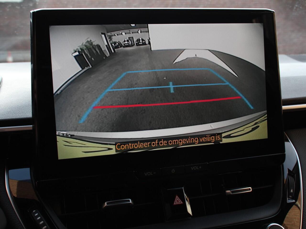 Toyota COROLLA Touring Sports Automaat Hybrid 140 Active | Navigatie | Apple Carplay/Android Auto | Climate Control | Cruise Control Adaptive | 17"Lichtmetalen velgen | Camera