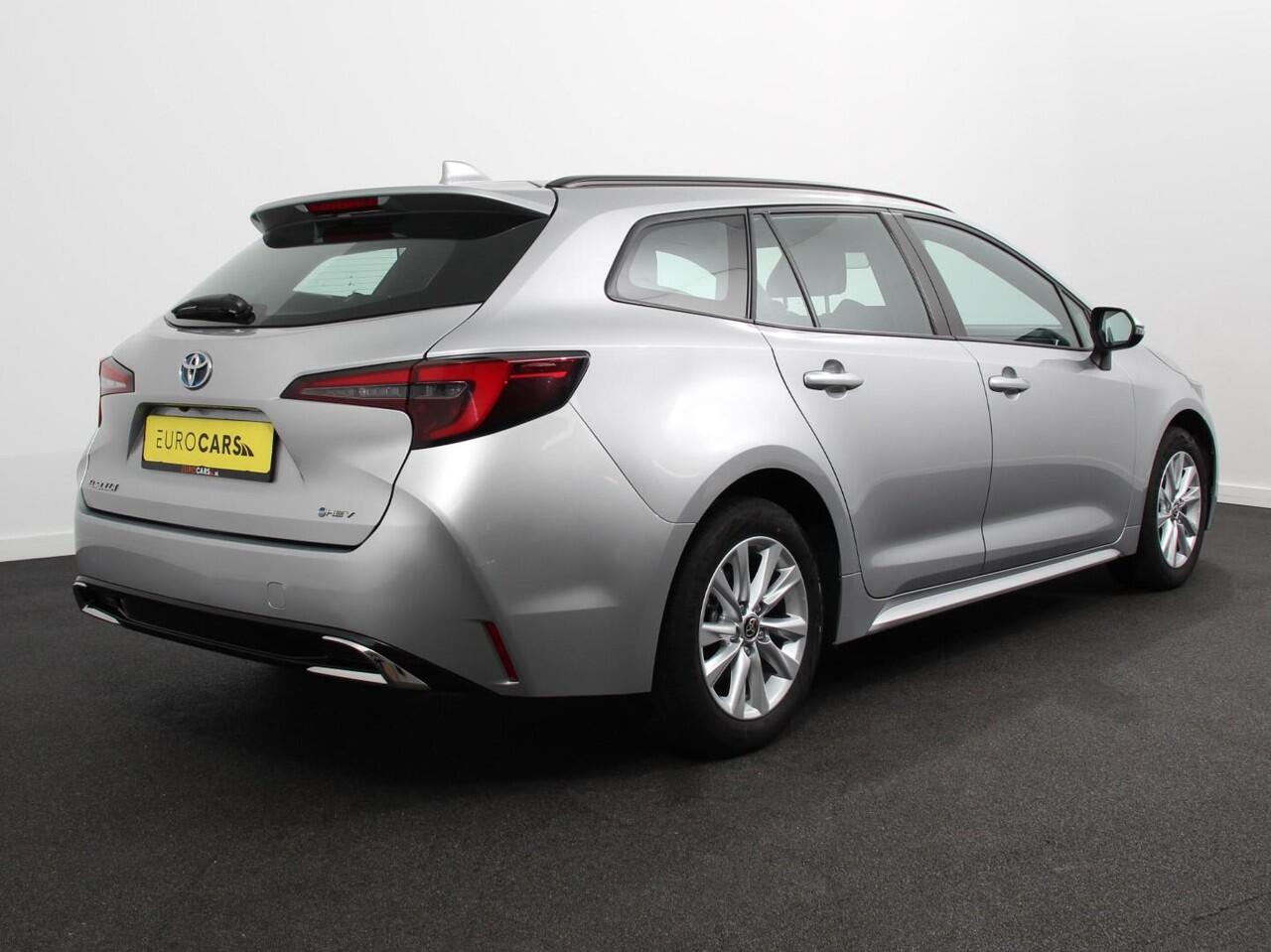 Toyota COROLLA Touring Sports Automaat Hybrid 140 Active | Navigatie | Apple Carplay/Android Auto | Climate Control | Cruise Control Adaptive | 17"Lichtmetalen velgen | Camera