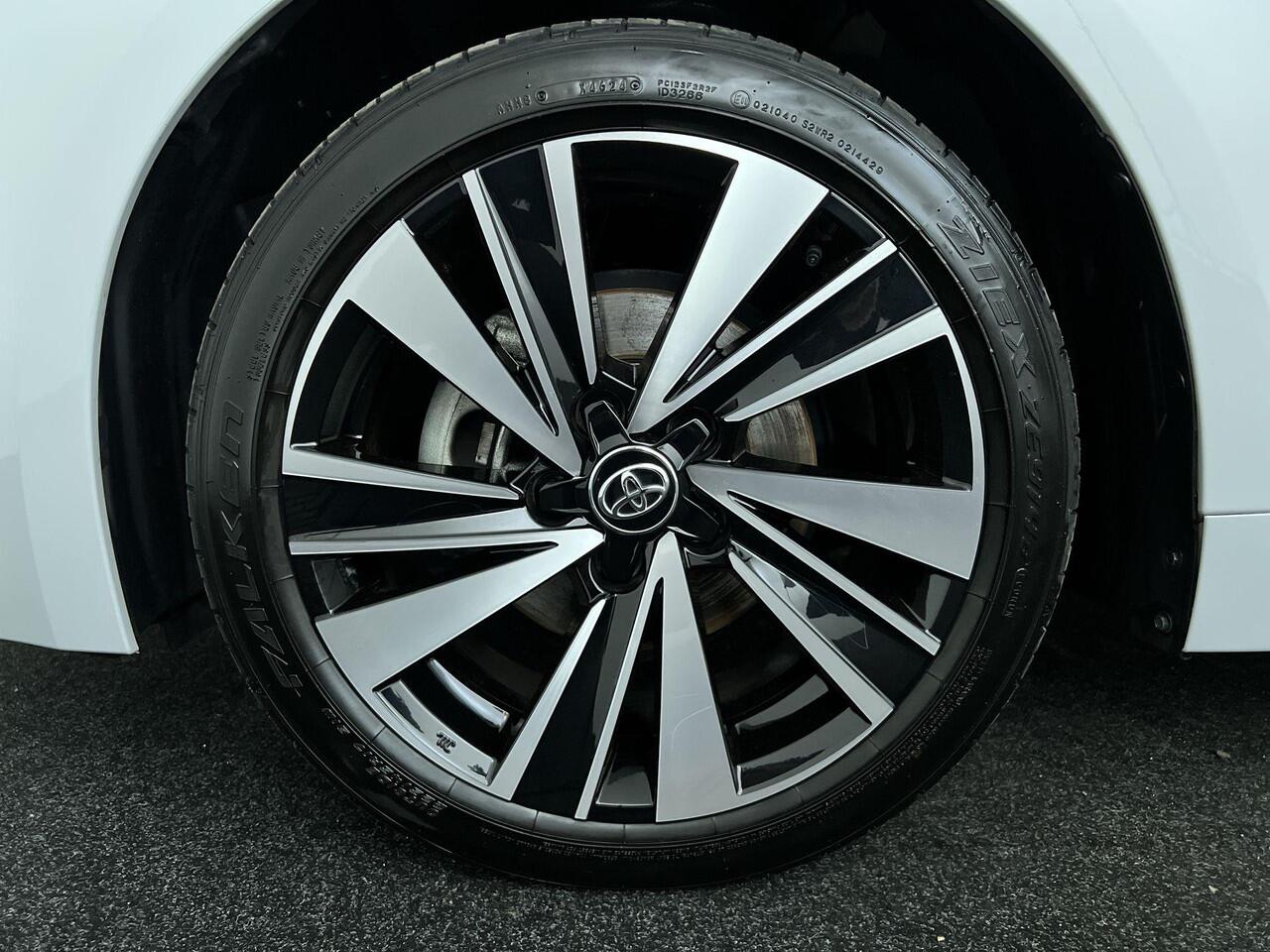 Toyota COROLLA Touring Sports Hybrid 140 Dynamic | LED | Parkeersensoren