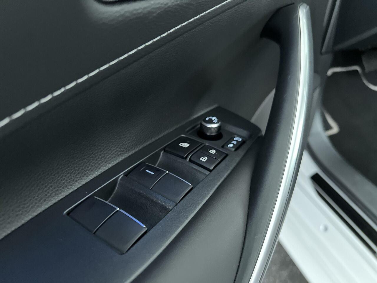 Toyota COROLLA Touring Sports Hybrid 140 Dynamic | LED | Parkeersensoren
