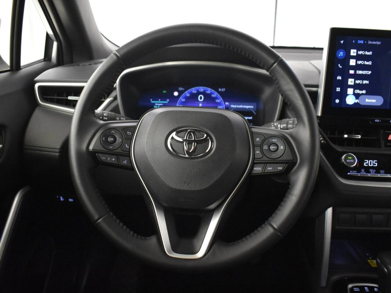 Toyota COROLLA Cross Hybrid 140 Team D | Elektrische achterkl. | Adapt. cruise |
