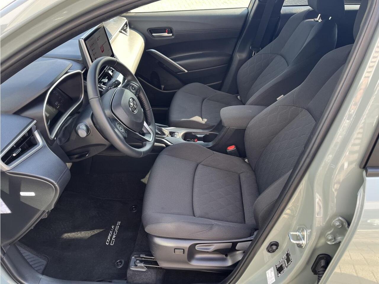 Toyota COROLLA Cross Hybrid 140 Style Apple Carplay / Android Auto